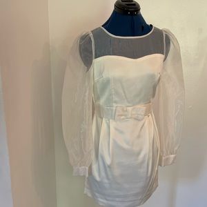 Women’s vintage white dress